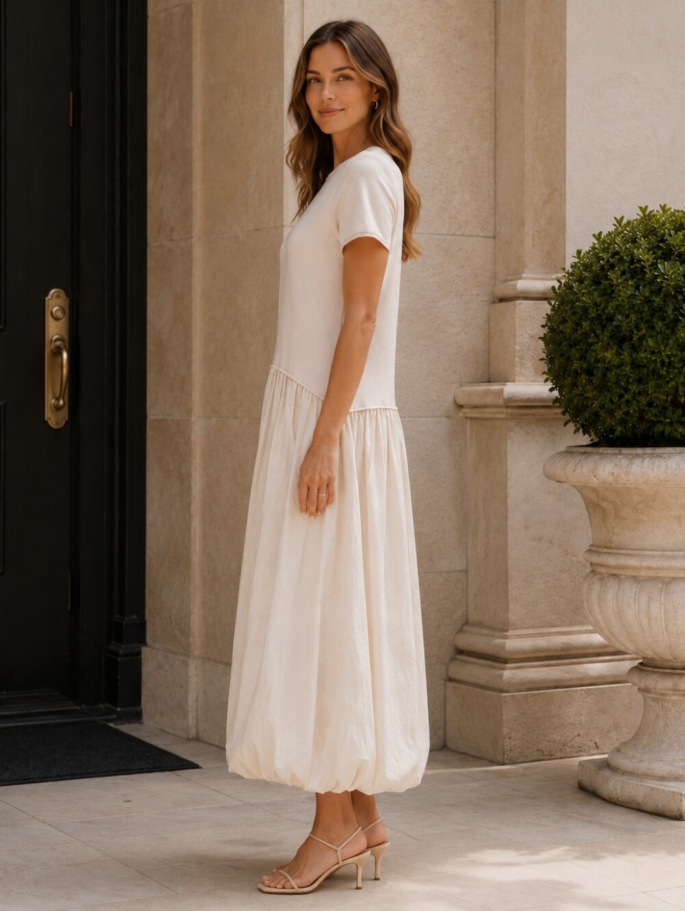 Moon River Ivory Bubble Hem Maxi Dress Size M NWOT - Picture 2 of 6